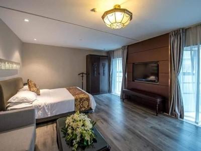 Kingtown Riverside Plaza Hotel