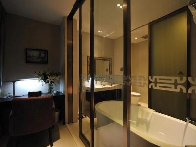 Kingtown Riverside Plaza 4*
