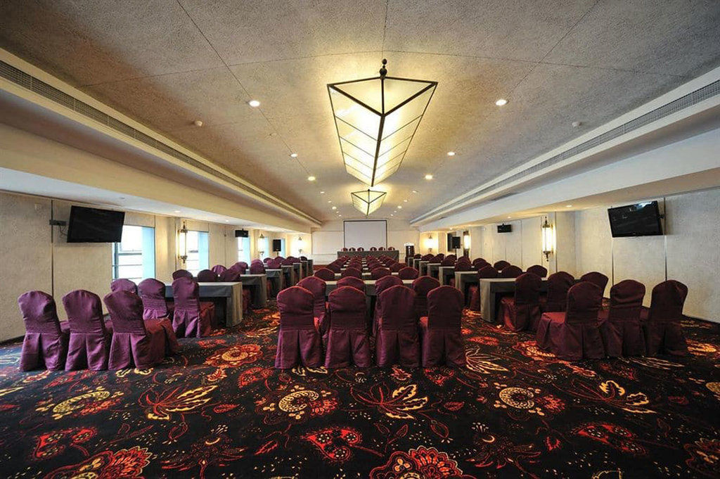 Kingtown Riverside Plaza Hotel 4*